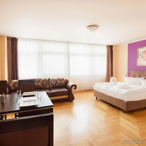 Youth Apartments - Ku'Damm Берлин